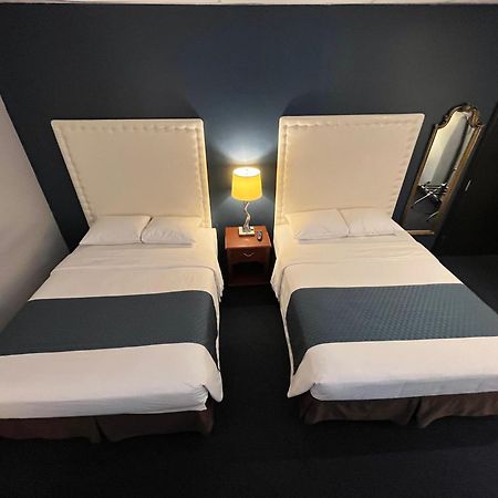 Le Voyageur Inn Mattawa エクステリア 写真
