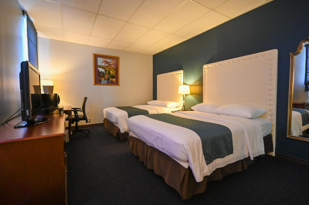 Le Voyageur Inn Mattawa エクステリア 写真
