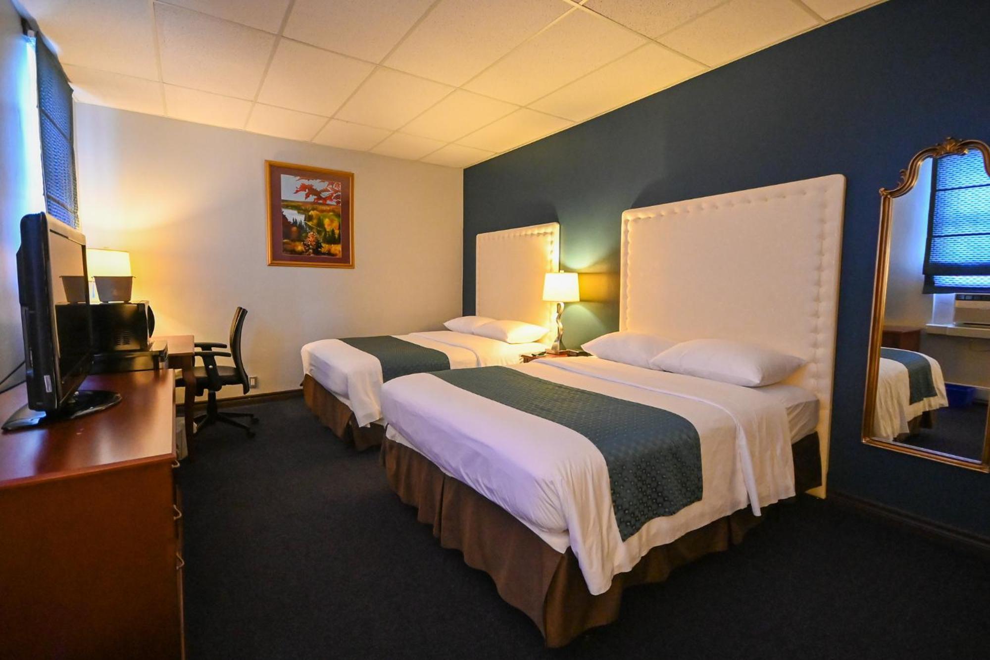 Le Voyageur Inn Mattawa エクステリア 写真