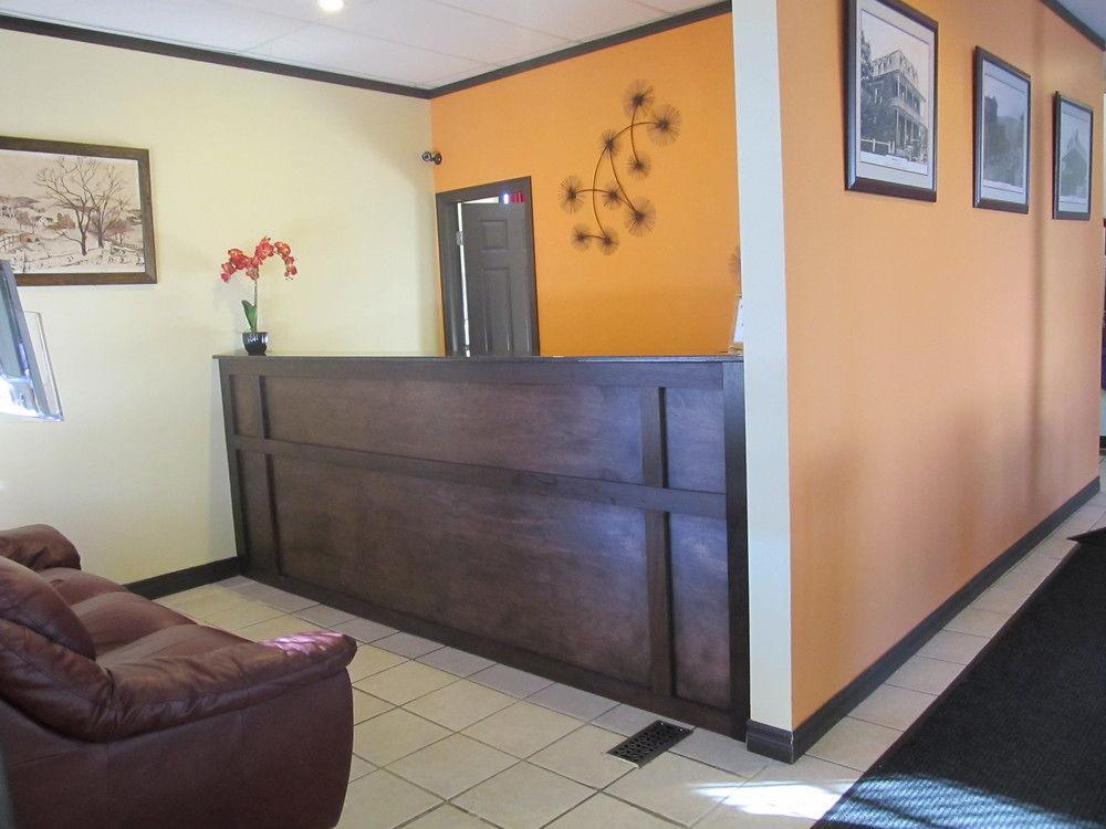 Le Voyageur Inn Mattawa エクステリア 写真