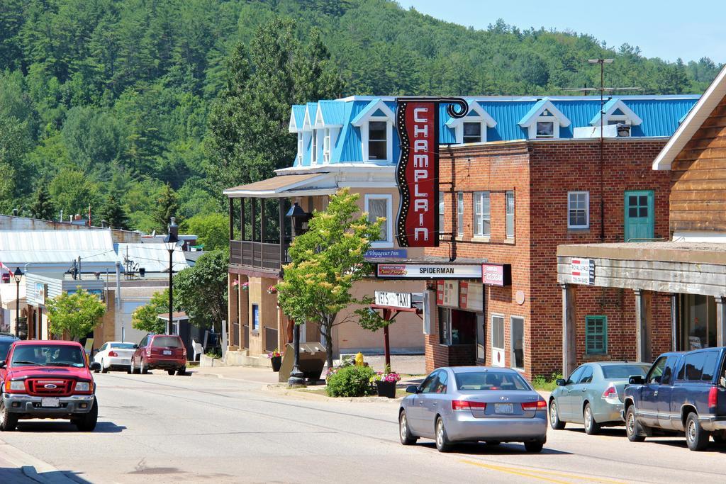 Le Voyageur Inn Mattawa エクステリア 写真