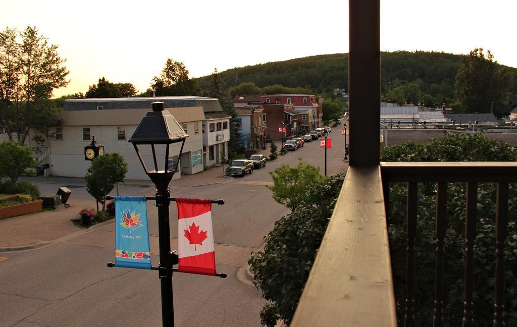 Le Voyageur Inn Mattawa エクステリア 写真
